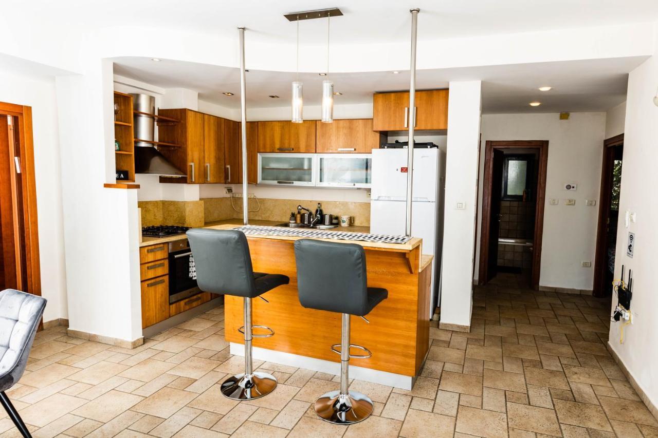 Central On Hapalmach- 3-Bdr Apartment 예루살렘 외부 사진